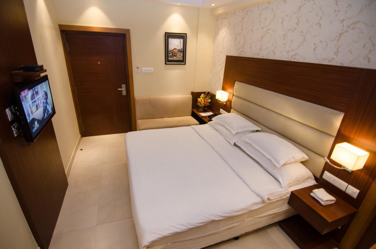 Aura Hotel Calcutta Extérieur photo