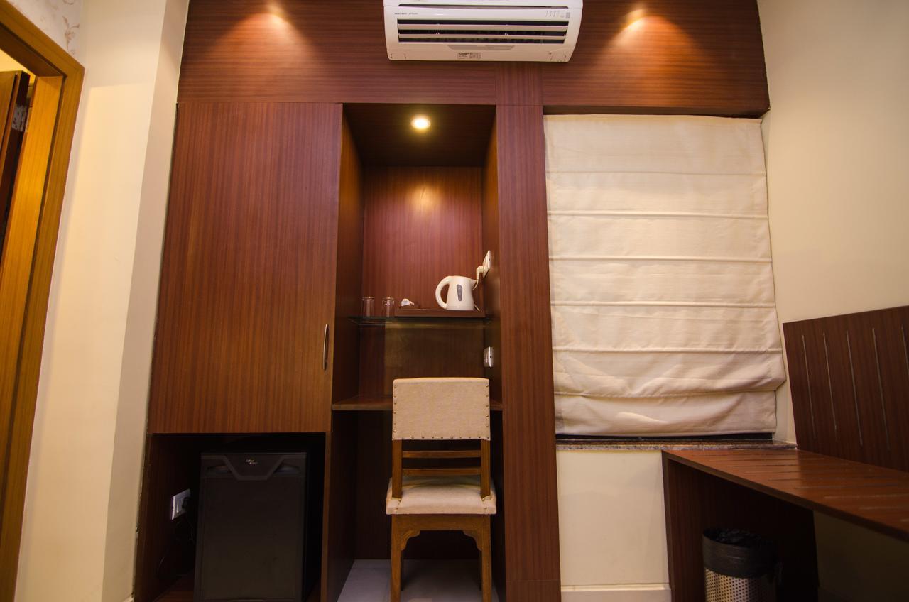 Aura Hotel Calcutta Extérieur photo