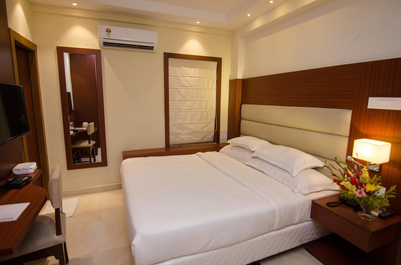 Aura Hotel Calcutta Extérieur photo