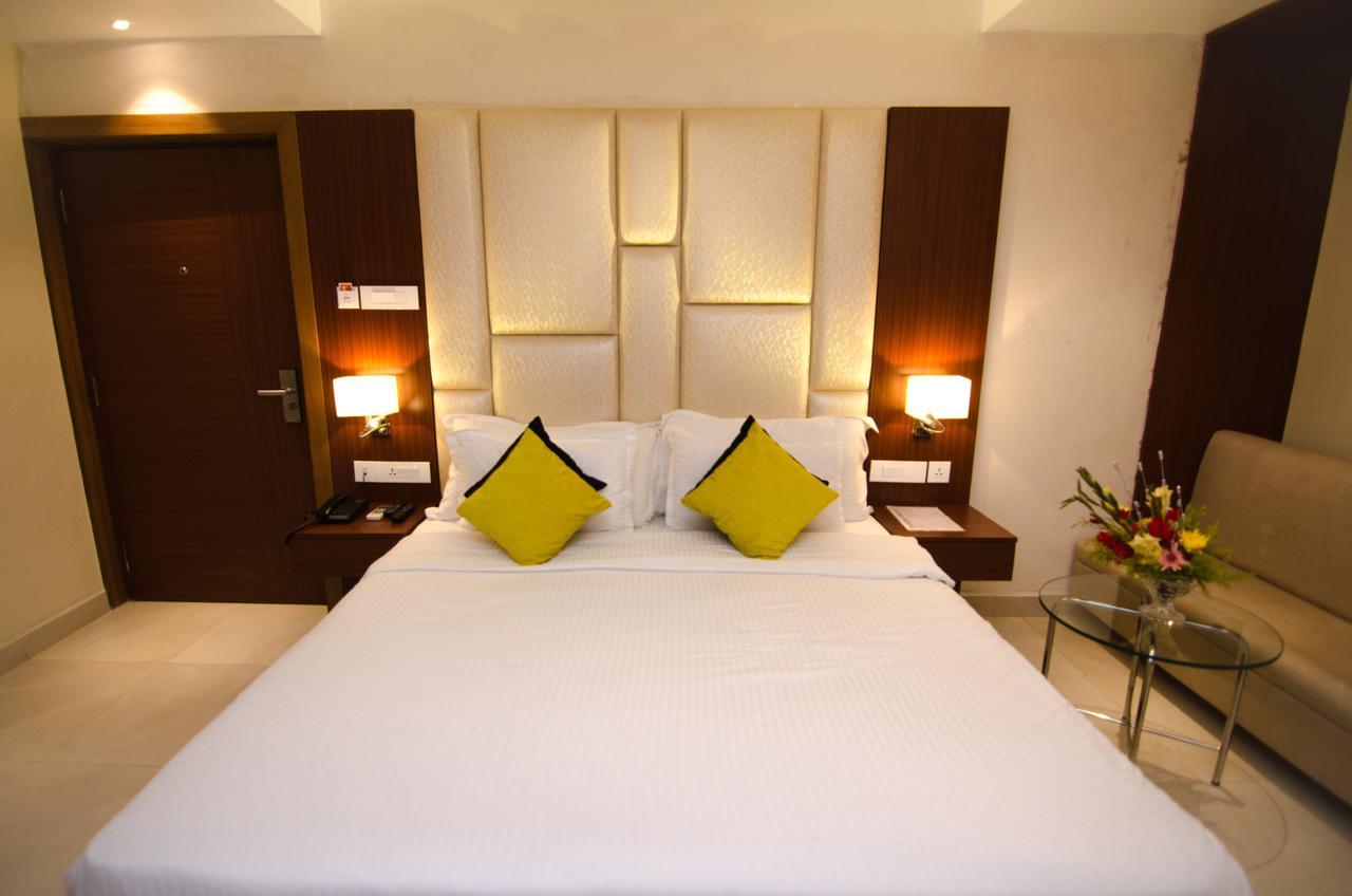 Aura Hotel Calcutta Extérieur photo